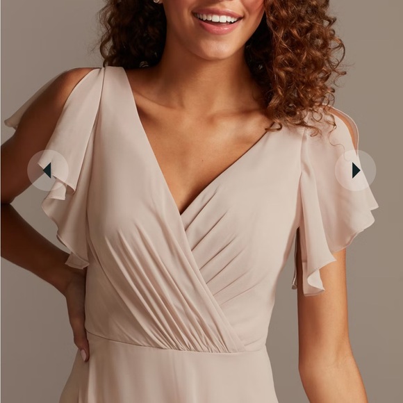 Dress on DB’s website is: dress with flutter sleeve full skirt. Size 6 - Picture 1 of 9